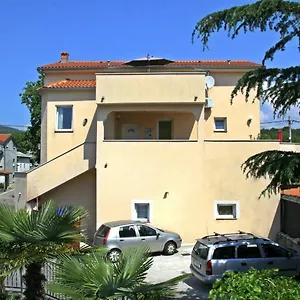 https://room-sandra.primorje-gorskikotar.com